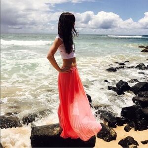 Victoria’s Secret Pleated Chiffon Maxi Skirt Coral Orange Size 4